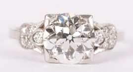 A 2.20 ct diamond ring in platinum